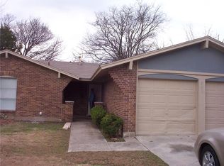 643 Power Dr, Duncanville, TX 75116