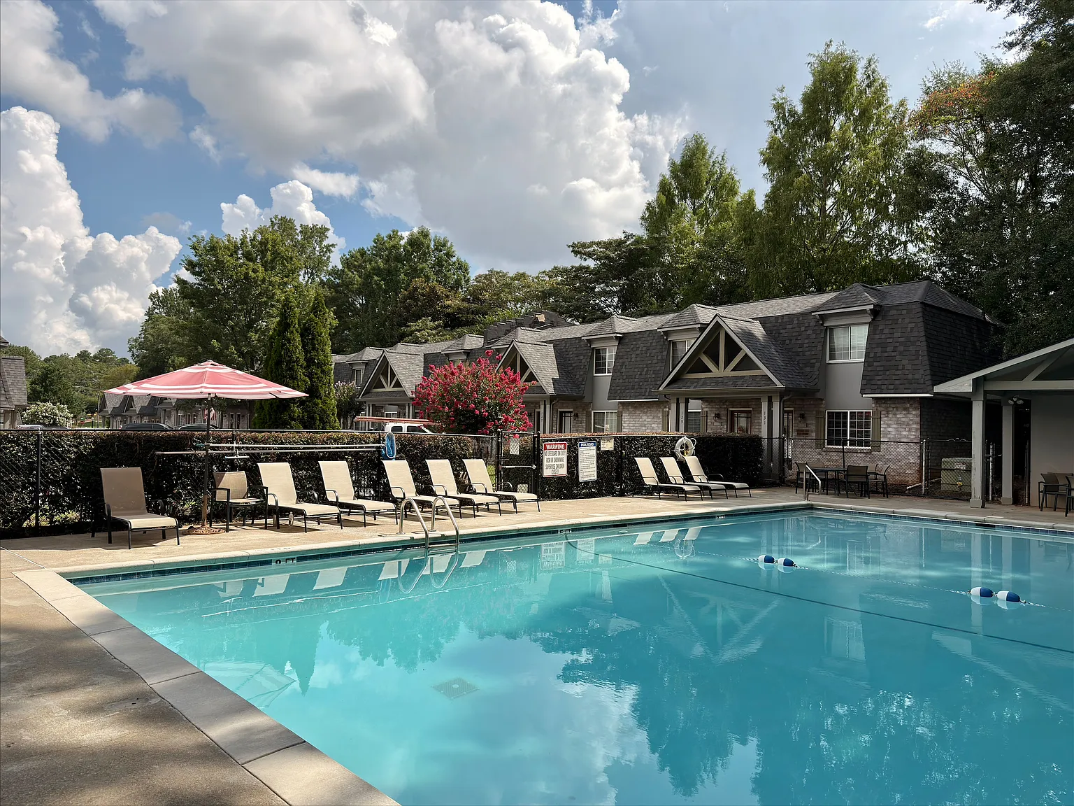 2 bed, 1.5 bath, 986 sqft, $1,700 — Photo 2