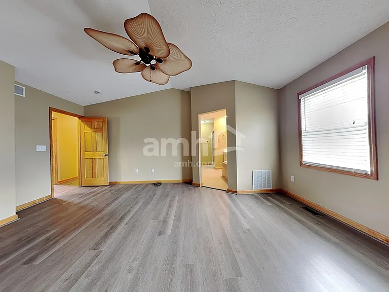 715 Justin Ct — Photo 8