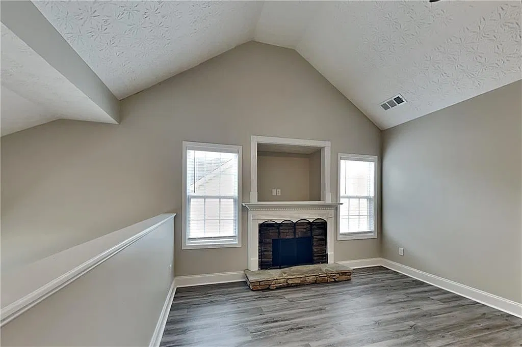 4 bed, 2.0 bath, 1406 sqft, $1,825 — Photo 4
