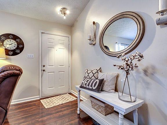 4th image of 6024 Newington Ln