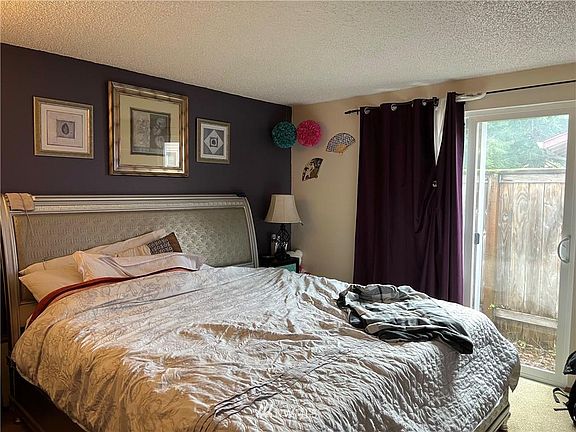 5th image of 522 Malibu Dr SE