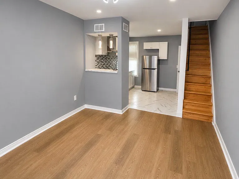 2449 N Corlies St — Photo 2