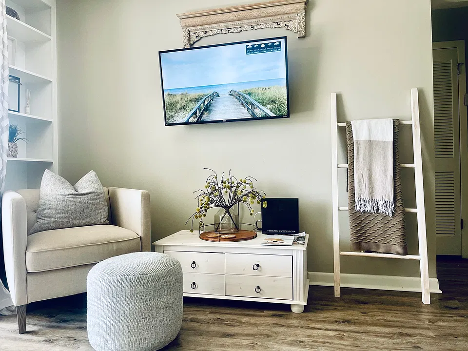 445 Gulf Shore Dr #208