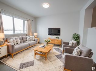 8720 224th St NW, Edmonton, AB T5T7A4