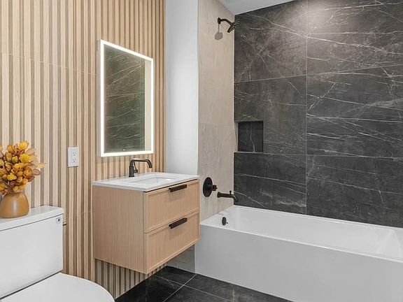 3rd image of 1221 Fulton St #1D