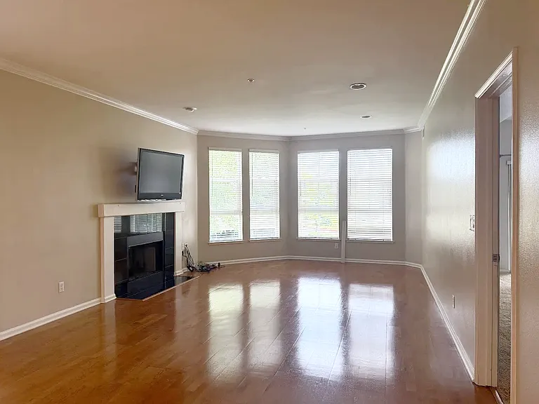 860 Meridian Bay Ln #137 — Photo 2