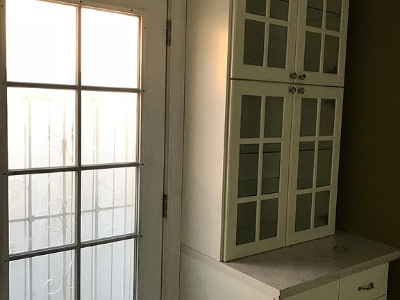4th image of 15238 Mariposa Ave