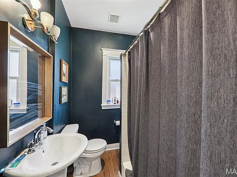 1039 Groby Rd — Photo 10