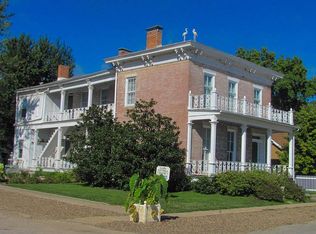 209 S 1st St, Clarksville, MO 63336