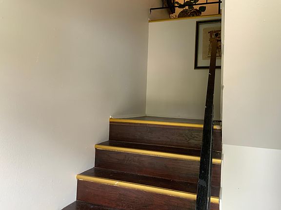 4th image of 331 W Rosewood Ave #B