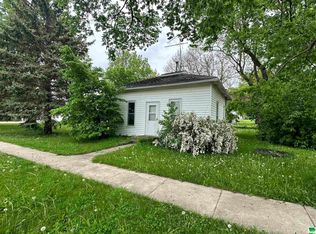 150 S 4th St, Akron, IA 51001