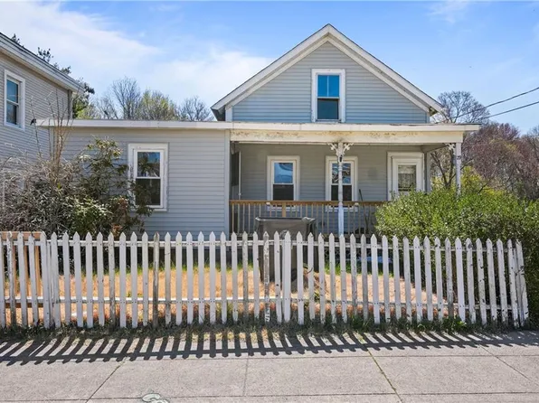 29 Mill St, West Warwick, RI 02893