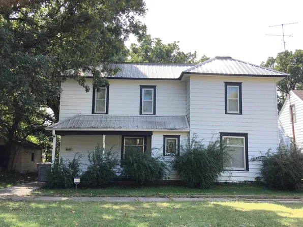 113 W 2nd St, Ellinwood, KS 67526