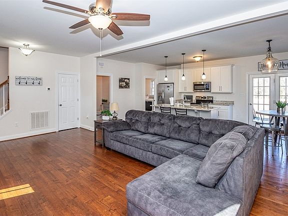 3rd image of 3520 Davis Glade Ct