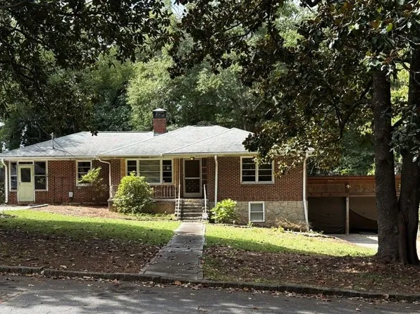 737 Oak Hill Cir, Stone Mountain, GA 30083
