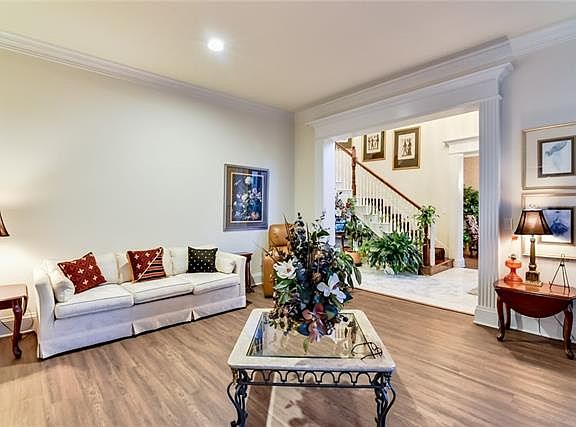 5th image of 1354 Barrington Dr