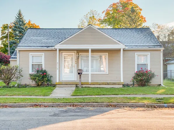 752 N Saginaw St, Owosso, MI 48867