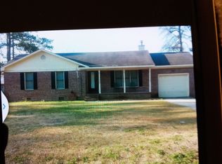 209 Covington Ave, Raeford, NC 28376