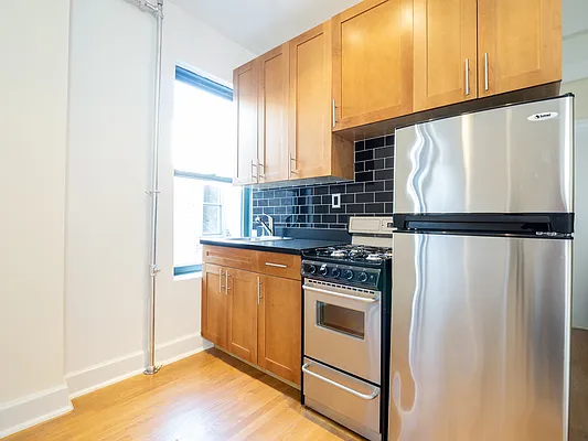 Rented by City Connections Realty | media 10