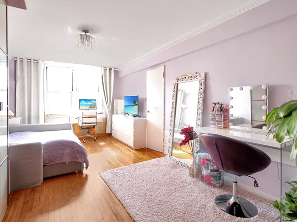 1720 East 13th Street image 1 of 4