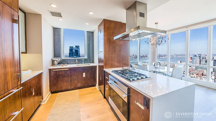 Rented by Silverstone Group USA Corp. | media 30