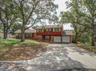 702 Greenview Cir, Sand Springs, OK 74063
