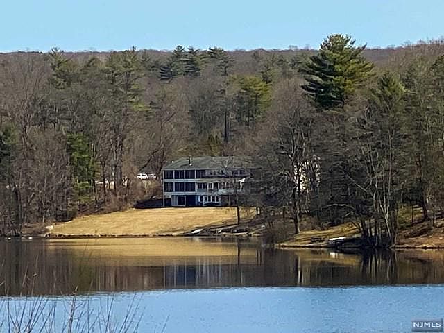 1st image of 352 Shore Dr