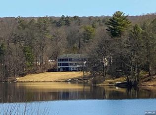 352 Shore Dr, Montague, NJ 07827