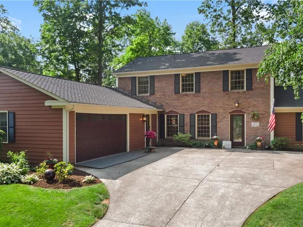 177 N Park Dr, Aurora, OH 44202