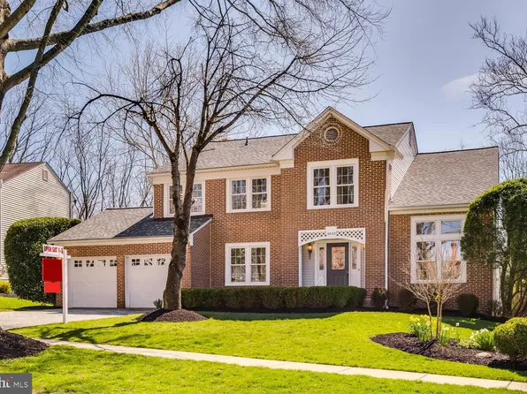 4852 Sweetbirch Dr, Rockville, MD 20853