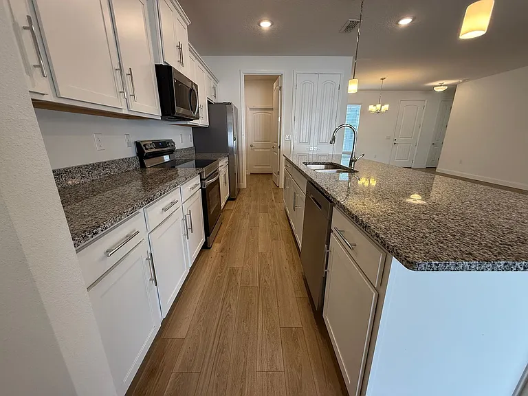47 La Mancha Dr — Photo 10