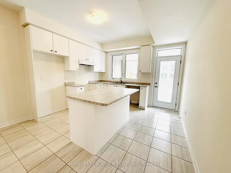 925 Crowsnest Holw — Photo 8