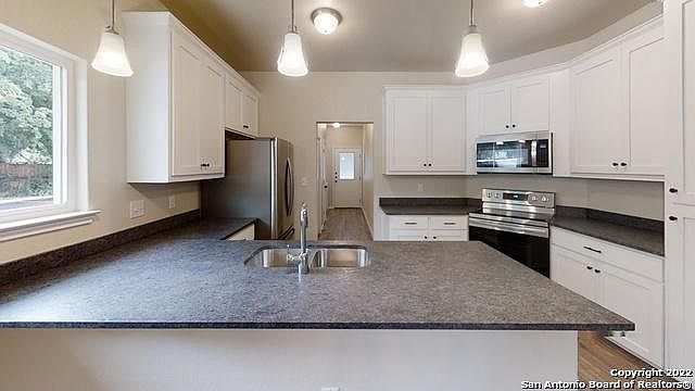 1st image of 1070 E Cedar St #1