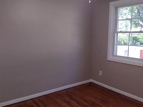 5th image of 441 Kenwood Dr APT S