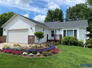 4700 E Hanna Cir, Sioux Falls, SD 57110