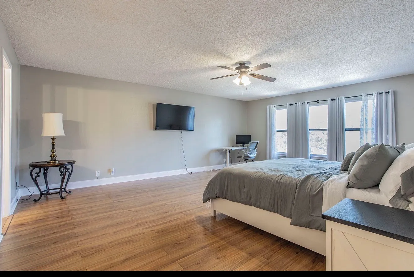 N Hills Village Dr, San Antonio — Photo 3