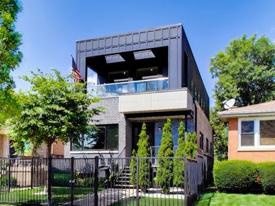 2326 W Erie St, Chicago, IL, 60612