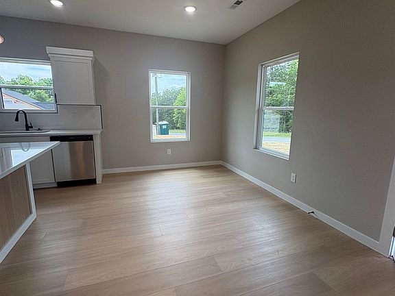 5th image of 326 Minkum Rd