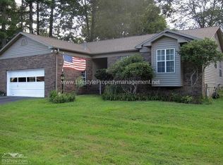 25 Saint Andrews Dr, Etowah, NC 28729