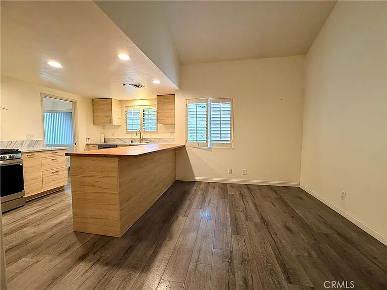 1000 E California Blvd #301 — Photo 5