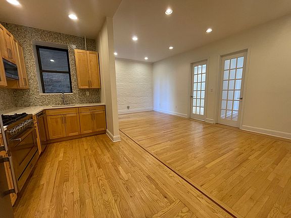 3rd image of 35 Fort Washington Ave APT 1d