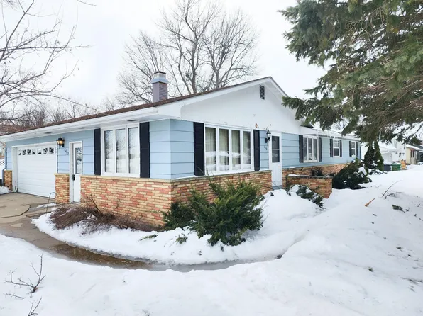 1403 Indian Hill Rd, Worthington, MN 56187