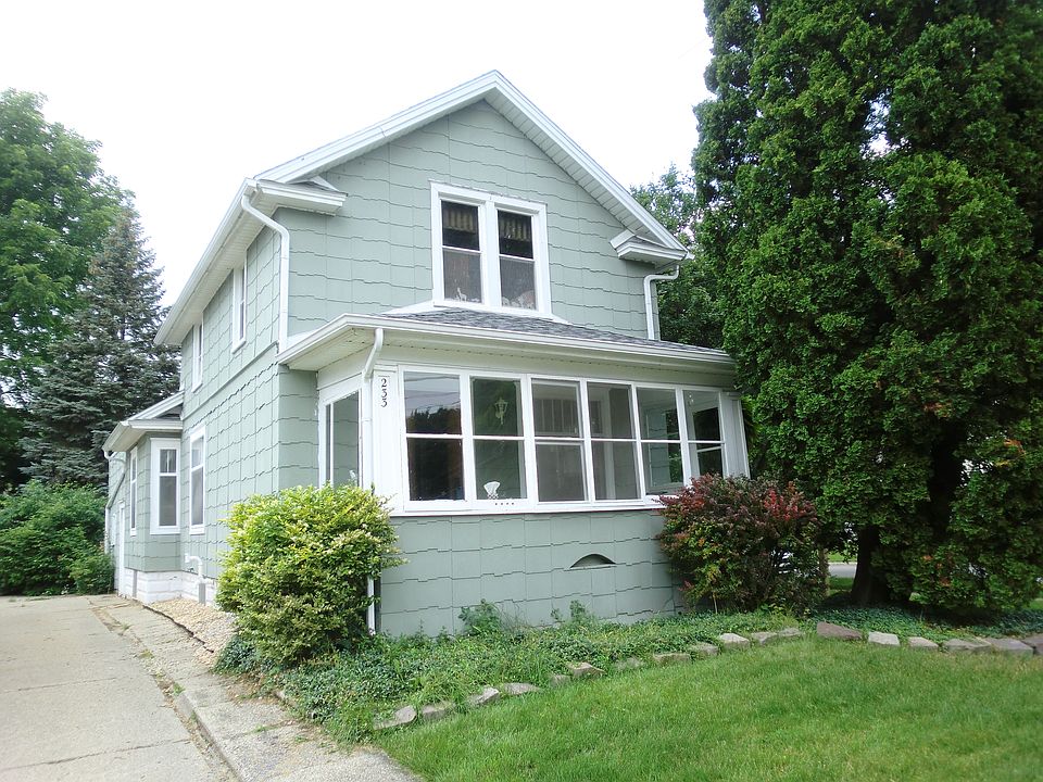 1st image of 233 N Magnolia Ave