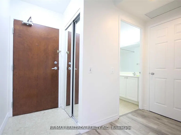 35 Finch Ave E #1208 — Photo 2