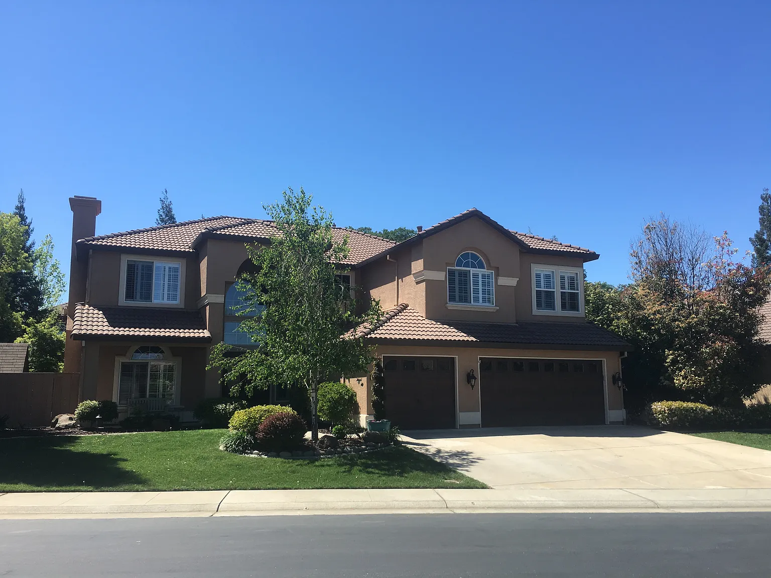 1526 Heredia Dr photo 1