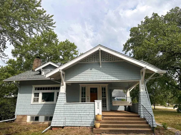 806 1st St, Gridley, KS 66852