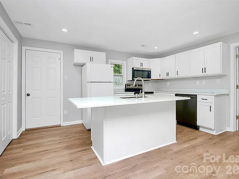 315 S Ransom St — Photo 7