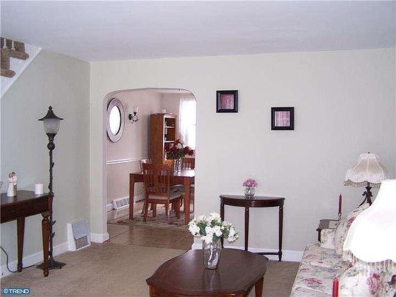4th image of 978 Keighler Ave
