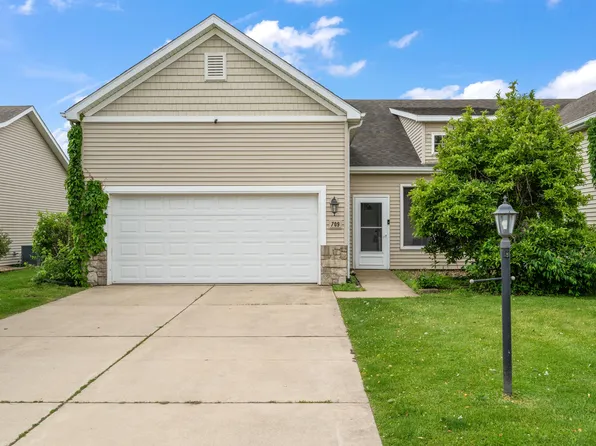 709 Blackstone Ct, Kouts, IN 46347
